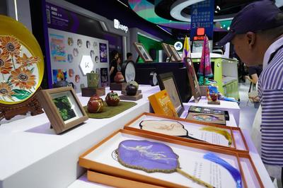 朝陽展區(qū) 文化+科技融合新篇章，騰訊音樂、B站等企業(yè)創(chuàng)新展覽服務